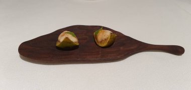 Bask Bölgesi 'nde Donostia San Sebastian' da bir restoranda idiazabal ile incir graten.