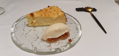 Koyun sütlü dondurmalı cheesecake.