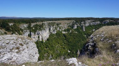 İspanya, Navarra 'daki Sierra de Urbasa' nın doğal manzarası