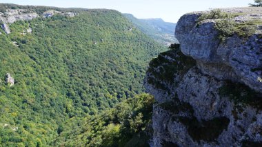 İspanya, Navarra 'daki Sierra de Urbasa' nın doğal manzarası