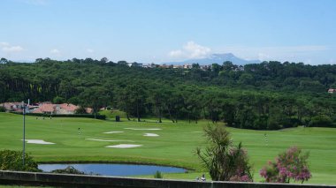 Aquitaine, Fransa, 27 Haziran 2020: Aquitaine Fransa 'daki Golf sahasının manzarası