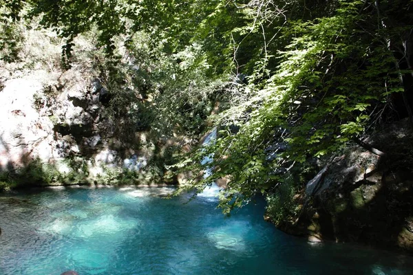 Landschaft Aus Blauem Wasser Wasserfall Und Natur Nacedero Del Urederra — Stockfoto