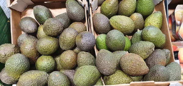 Avocado Koop Een Markt — Stockfoto