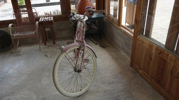 Пунта Кана Доминиканская Республика Сентября 2019 Года Старый Розовый Велосипед — стоковое фото