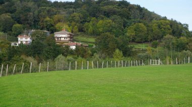 Gipuzkoa dağlarındaki Bask ülkesinin manzaraları.