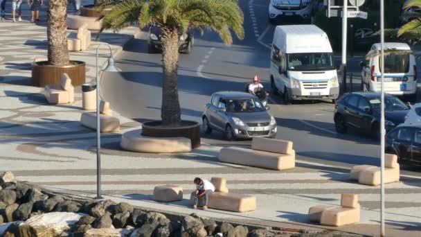 Toskanische Küstenpromenade Mit Steinbank Porto Santo Stefano — Stockvideo