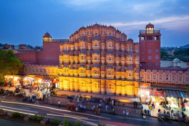 Mahal Hawa akşam, Jaipur, Rajasthan, Hindistan. Bir Unesco Dünya herritage. Güzel pencere mimari öğesi.