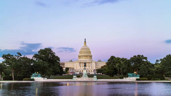 Edifício Capitólio Dos Estados Unidos Visto Piscina Reflexão Entardecer Washington — Fotografia de Stock
