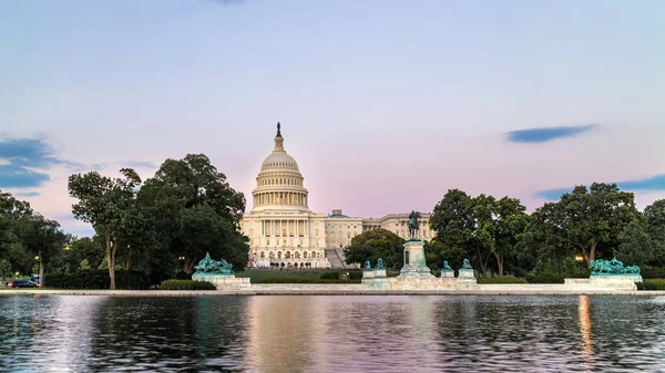 Birleşik Devletler Kongre Binası Alacakaranlıkta Yansıma Havuzundan Görüldü Washington Abd — Stok fotoğraf