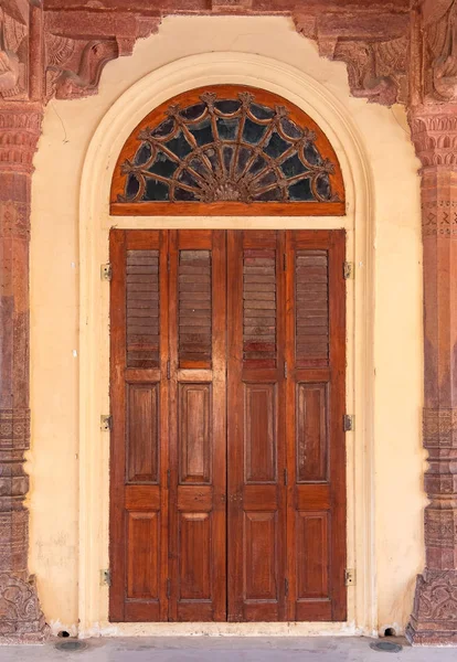 Antique Rustic Ancient Wooden Door Architectural Element — Stock Photo, Image