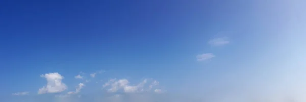 Ciel Panoramique Aux Couleurs Vives Avec Nuage Par Une Journée — Photo