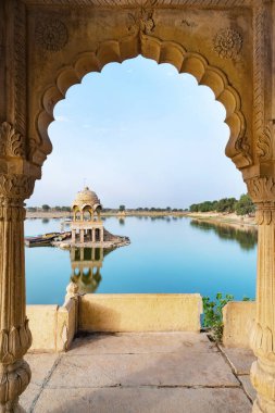 Gadisar Gölü, Jaisalmer, Rajasthan, Hindistan. UNESCO Dünya Mirası.