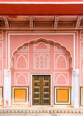 Jaipur şehir palace Jaipur City, Rajasthan, Hindistan. Bir Unesco Dünya Mirası güzel pembe renk mimari elemanlar biliyorum. Hindistan'da ünlü bir hedef.
