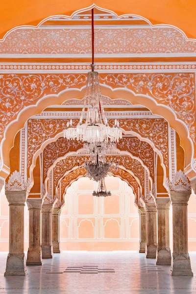 Jaipur şehir palace Jaipur City, Rajasthan, Hindistan. Bir Unesco Dünya Mirası güzel pembe renk mimari elemanlar biliyorum. Hindistan'da ünlü bir hedef.