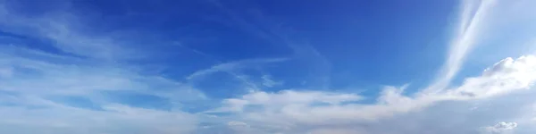 Céu Panorama Com Nuvem Dia Ensolarado Nuvem Cirro Bonita — Fotografia de Stock