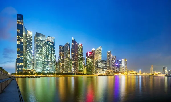 Singapore Finansdistrikt Skyline Vid Marina Bay Skymningen Tid Singapore Stad — Stockfoto