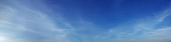 Ciel Panoramique Avec Nuage Par Une Journée Ensoleillée Beau Cirrus — Photo