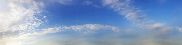 Langit Panorama Dengan Awan Hari Yang Cerah Awan Cirrus Yang — Stok Foto