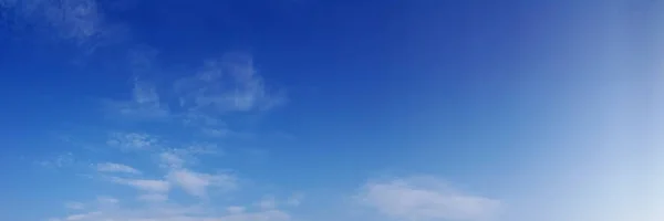 Panoramahimmel Mit Wolken Einem Sonnigen Tag Schöne Zirruswolke — Stockfoto