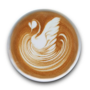 Beyaz arka planda yalıtılmış Latte sanat kahve bir kupa üst görünümü.