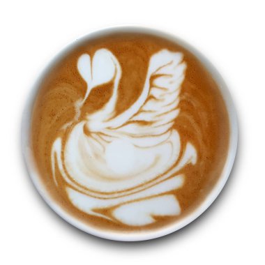 Beyaz arka planda yalıtılmış Latte sanat kahve bir kupa üst görünümü.