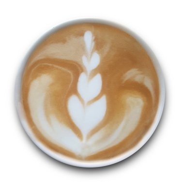 Beyaz arka planda yalıtılmış Latte sanat kahve bir kupa üst görünümü.