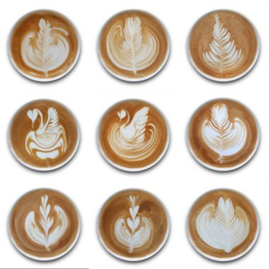 Beyaz arka plan üzerine izole latte sanat kahve kupaları koleksiyonu.