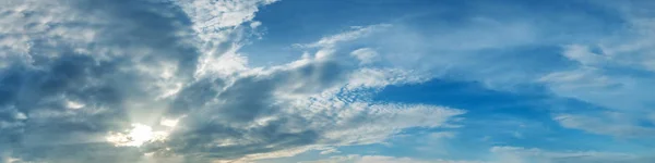 Dramatischer Panoramahimmel Mit Gewitterwolke Einem Bewölkten Tag Panorama Bild — Stockfoto