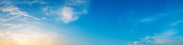 Cielo Panorámico Con Nube Día Soleado Hermosa Nube Cirros Imagen —  Fotos de Stock