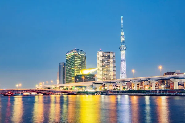 Wieczorem Panoramiczny Widok Budynek Biurowy Nad Rzeką Sumidą Tokio Japonia — Zdjęcie stockowe