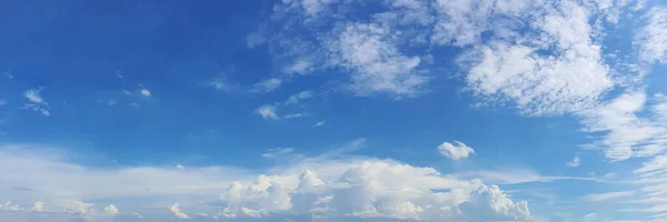 Panorama Cielo Azul Con Nube Día Soleado Hermosa Imagen Panorámica —  Fotos de Stock