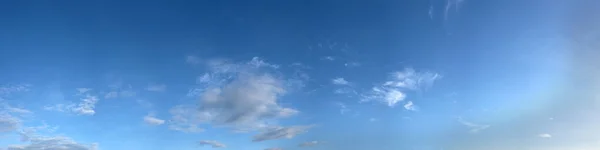 Панорамне Небо Красивою Хмарою Сонячний День Панорамне Зображення Високою Роздільною — стокове фото