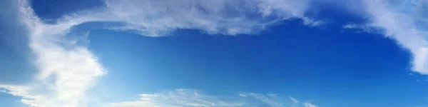 Blå Himmel Panorama Med Moln Solig Dag Vacker 180 Graders — Stockfoto