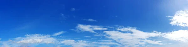 Panorama Céu Azul Com Nuvem Dia Ensolarado Bela Imagem Panorâmica — Fotografia de Stock