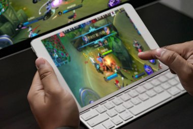 adam eğlenceli oyun oyun gamepad oyun Online Oyunlar esports kavramı