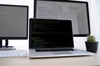 Gelişmekte olan programlama teknolojileri Web Tasarım Online teknoloji çalışma programcı