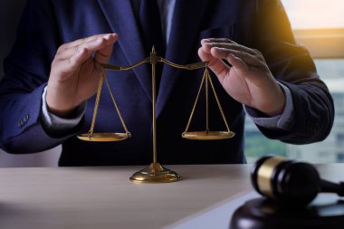 ev sigortası, hukuk ve adalet kavramı