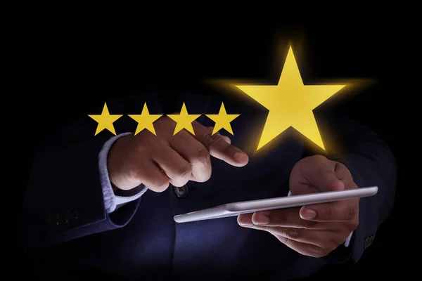 Man Happy Customer Memberikan Five Star Rating Experience Customer Service — Stok Foto