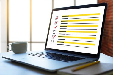 İş adamı SURVEY ve Sonuçlar Analiz Keşif Kavramı