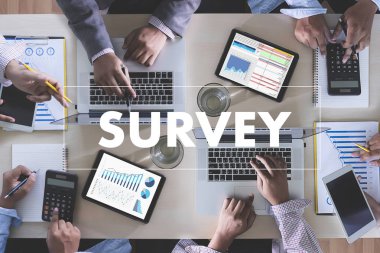 İş adamı SURVEY ve Sonuçlar Analiz Keşif Kavramı
