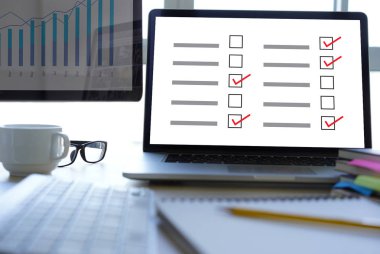 İş adamı SURVEY ve Sonuçlar Analiz Keşif Kavramı