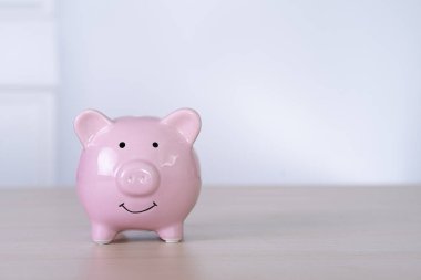 adam tasarruf para zenginlik ve mali tasarruf para iş kavramı