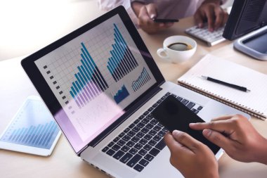 İş çalışma grafik finans verilerini Analytics istatistik bilgi teknolojileri