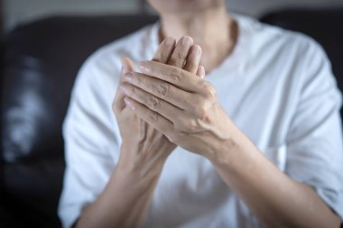 artrit eski kişi ve osteoartrit acı yaşlı kadın erkek