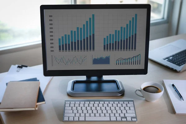 Gráfico Trabalho Empresarial Financeiro Análise Dados Estatísticas Tecnologia Informação — Fotografia de Stock