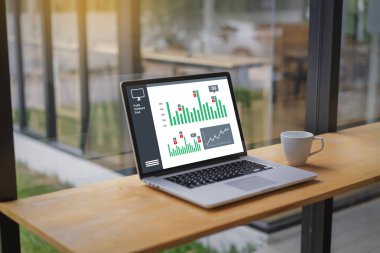 iş adamı işe grafik zamanlama veya mali rapor veri planlama