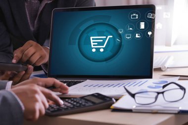 İş adamları Teknoloji E-Ticaret İnternet Küresel Pazarlama Planı ve Banka Konseptini Kullanıyor