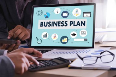 İş planı iş adamı modern ofis dijital pazarlama planlama