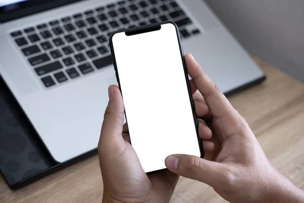 Close Van Man Handen Met Behulp Van Slimme Telefoon Technologie — Stockfoto