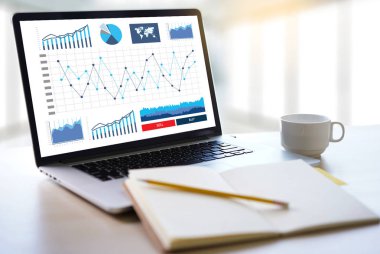 İş adamı satış artış gelir payları ve müşteri satış Pano grafik kavramı pazarlama